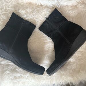 La canadienne black Seude boots 9